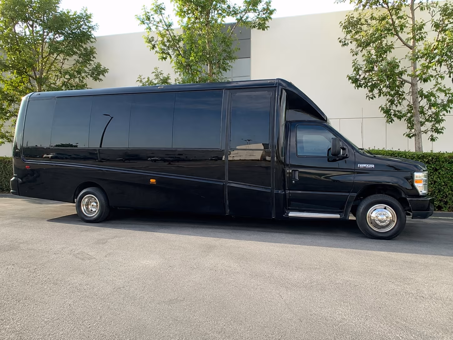 bus rentals for palm beach gardens church outreach and volunteer events