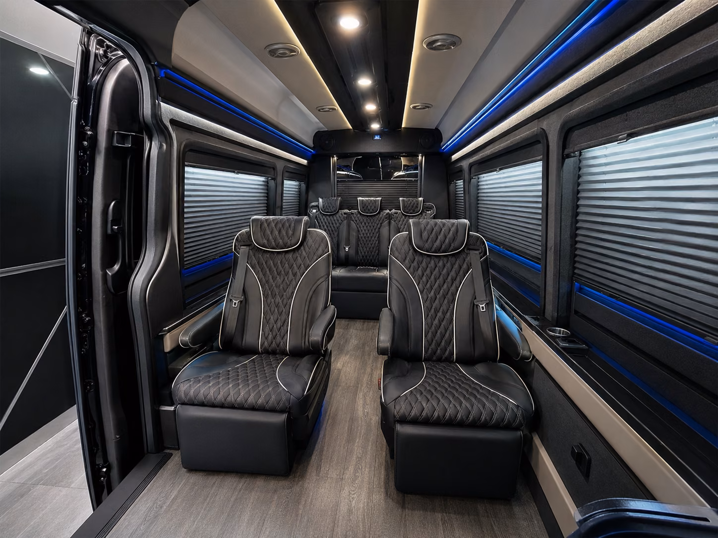 corporate group airport shuttles for palm beach gardens business travelers