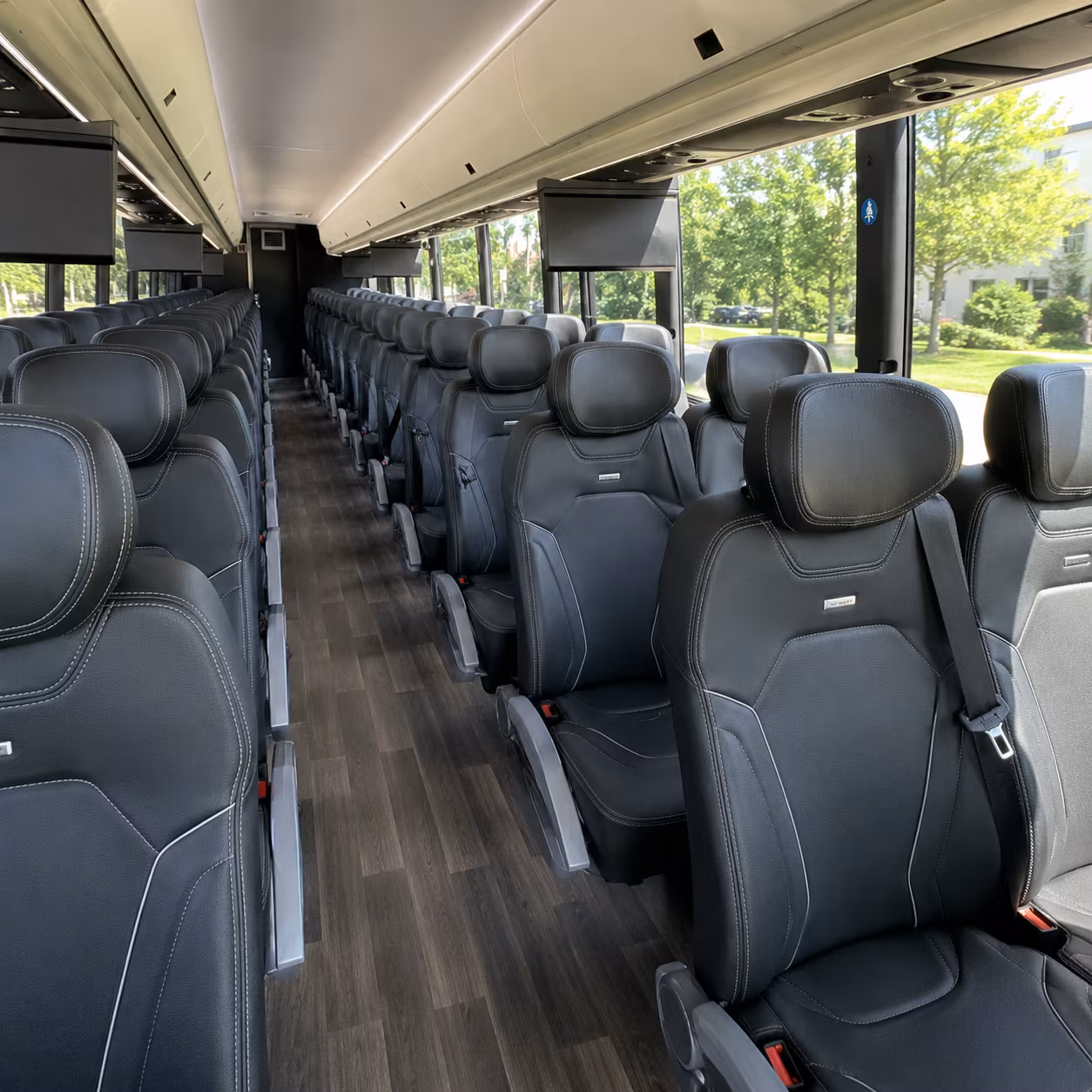 military base shuttle buses serving palm beach gardens and the surrounding installations