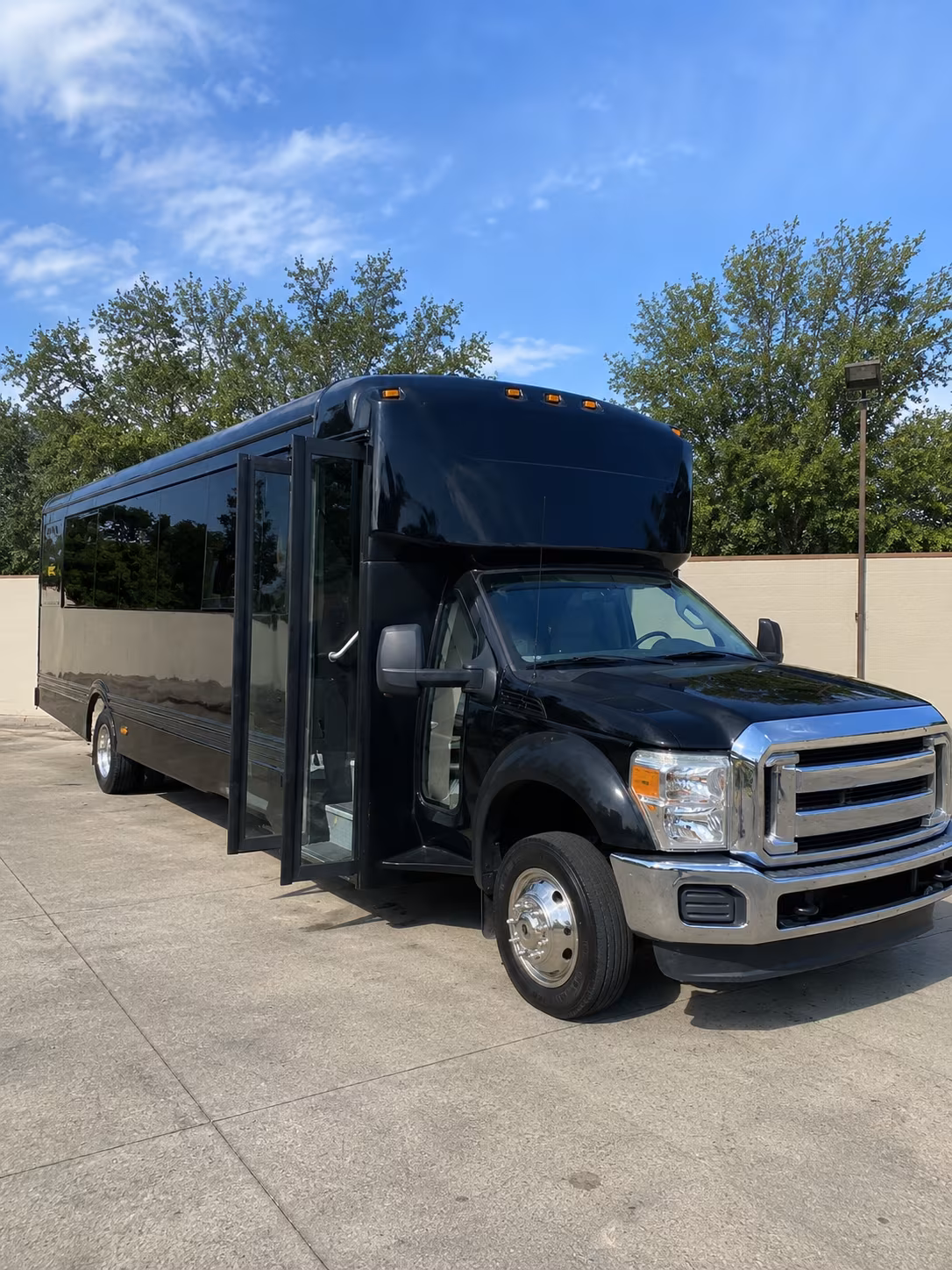 palm beach gardens 20 passenger party bus