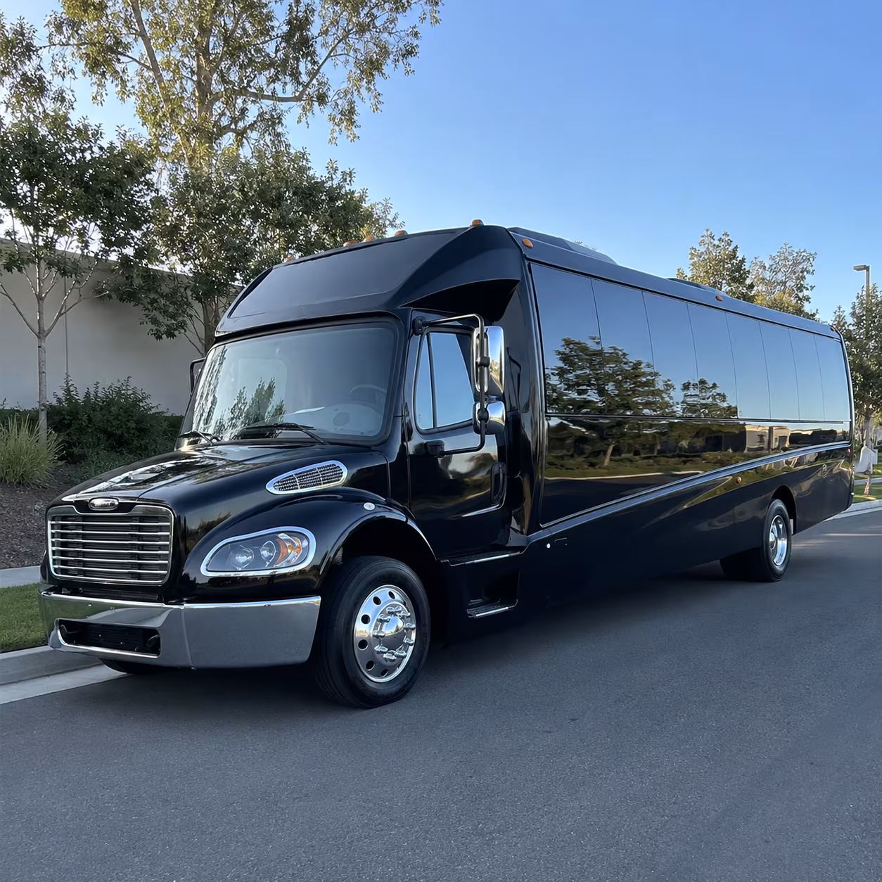 palm beach gardens 25 passenger minibus