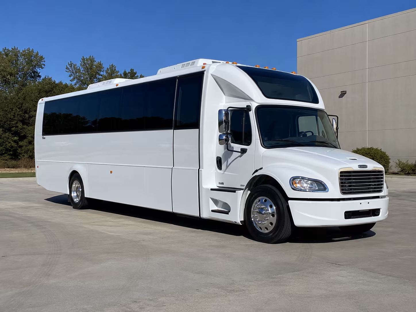 palm beach gardens 28 passenger party bus